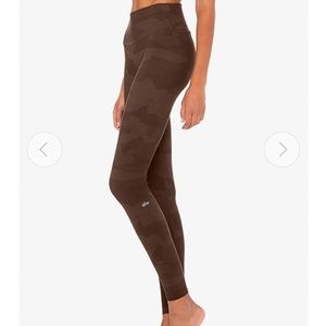 Alo Yoga High Waist Vapor Legging Coco Camouflage size small